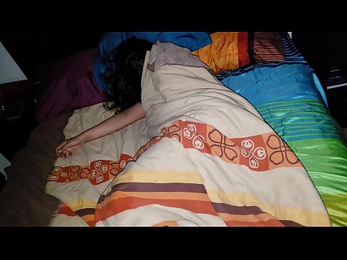 ❤️ Nevlastný syn nadáva svojej mladej nevlastnej matke, zatiaľ čo ona spí. ️❌ Šukanie video na sk.sexvideogif.ru ❌
