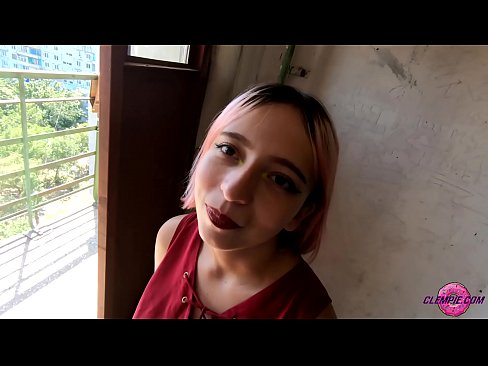 ❤️ Študentka zmyselne fajčí cudzinca vo vnútrozemí - strieka mu na tvár ️❌ Šukanie video na sk.sexvideogif.ru ❌