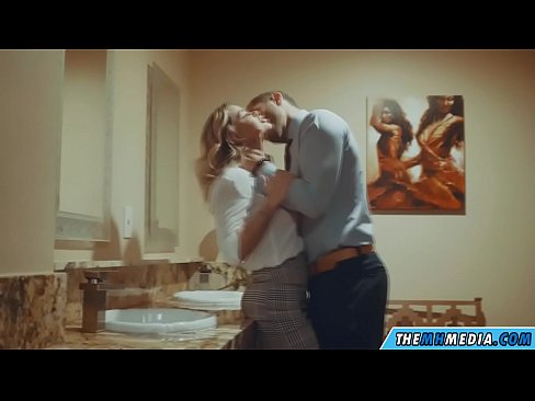 ❤️ Keď vás prsnatá blondínka zvádza na verejných toaletách ️❌ Šukanie video na sk.sexvideogif.ru ❌